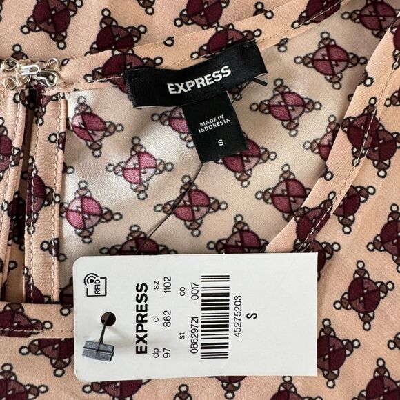 NEW Express Satin Printed Crew Neck Gramercy Tee Women's Size Small - Picture 3 of 7